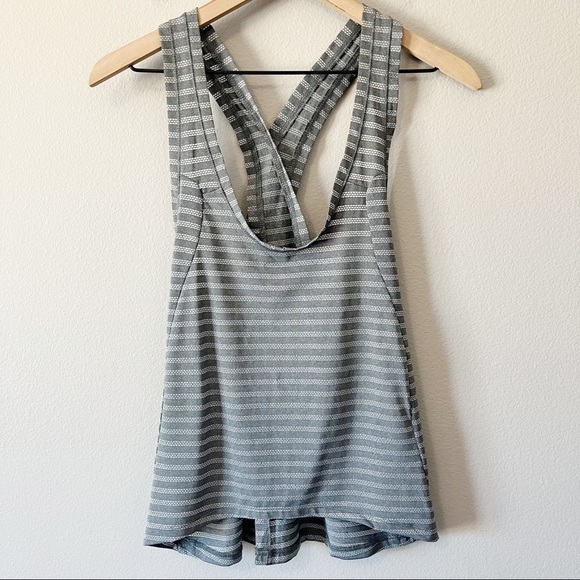 ZYIA Active Gray Nimbus Split Criss Cross Back Striped Tank Top Sz Medium EUC - Picture 2 of 7